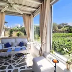 Elaya Ferienhaus *
